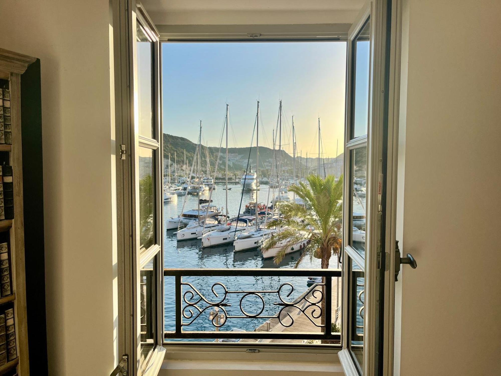 Joli T3 Sur Le Port De Bonifacio Avec Vue Mer Exterior photo